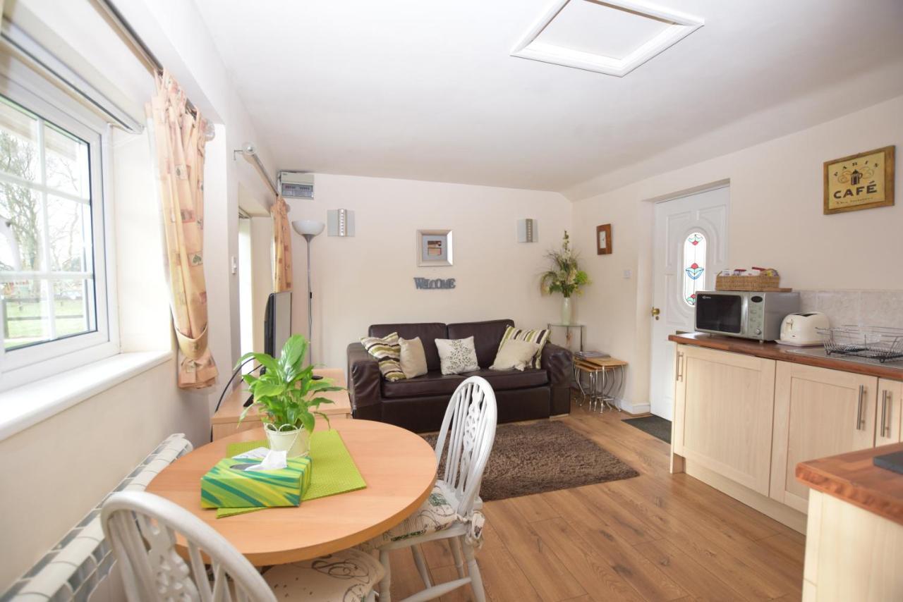 Little Rushbrook Cottages Tanworth Экстерьер фото