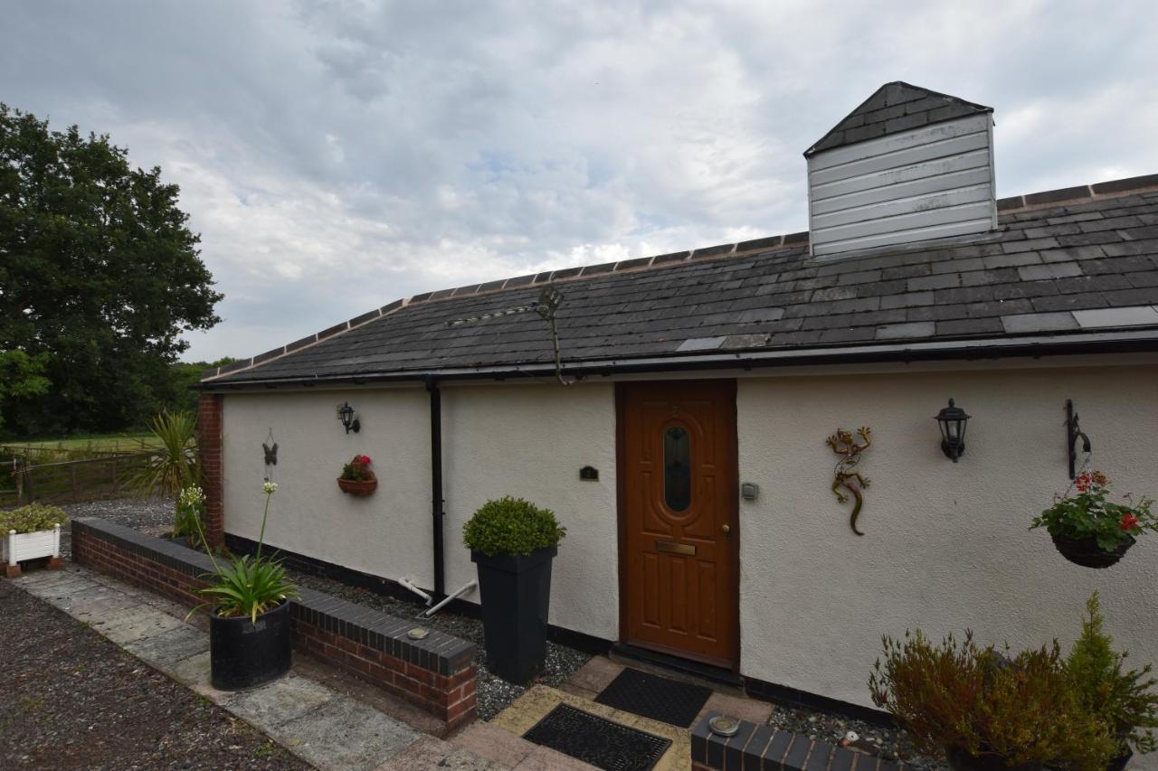 Little Rushbrook Cottages Tanworth Экстерьер фото